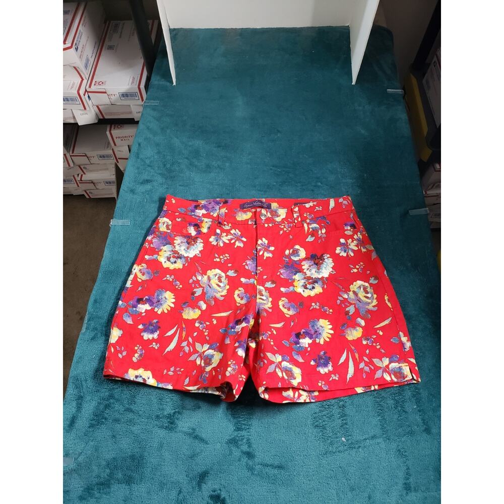 Gloria Vanderbilt Shorts Size 16 Womens Red Amanda Floral Ladies Casual NWT - Picture 2 of 13